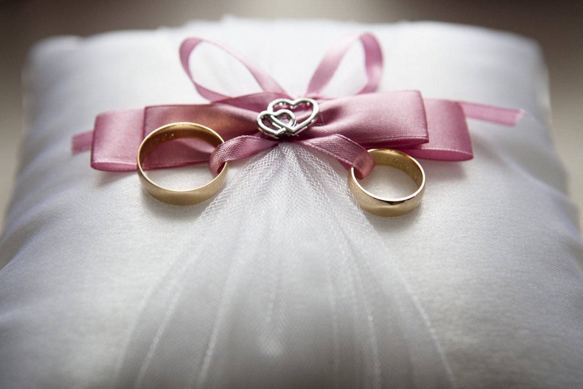 WeddingsGuideUK's tweet photo. With all those valentines day proposal make sure your Norfolk and Suffolk wedding venue or service can be found by appearing on https://t.co/zFPSUf5Goq. Contact us today and you could be online within the hour. https://t.co/AmzoNRFX5A