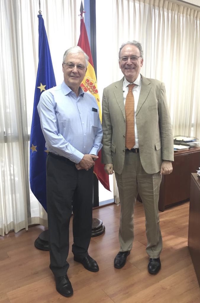 EmbSpainJamaica's tweet photo. Welcome back to Jamaica, Professor! We are so happy to see you again 🇪🇸🇯🇲 #SpaInJamaica #HolyTrinityCathedral https://t.co/kEUZoFEZae