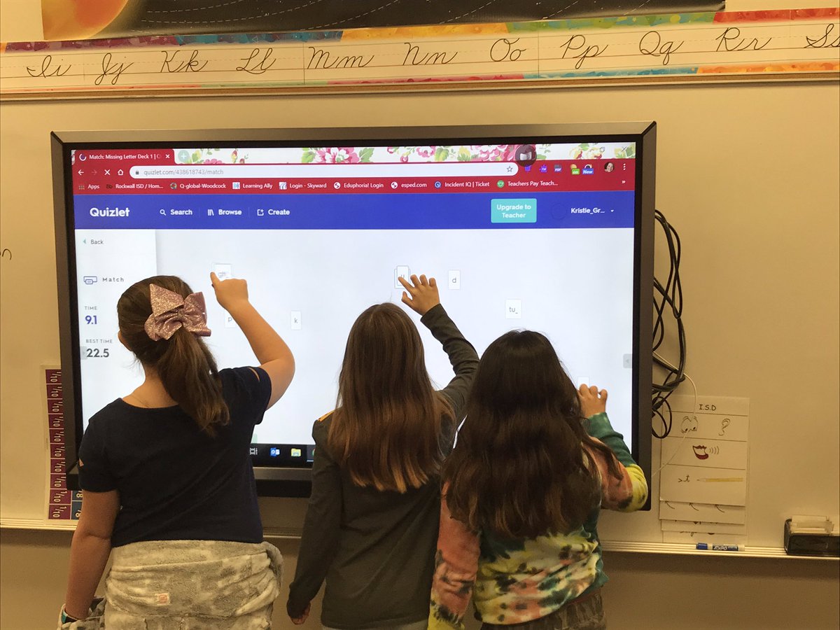 KLRux_Graves's tweet photo. We used Quizlet’s match game to practice our missing letter deck for alphabet practice. @RISDSpecial @CeliaHays #teamwork https://t.co/SdEE4oB8Zm