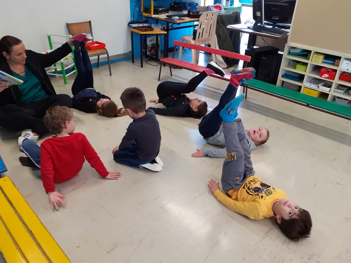 CPC_HG13's tweet photo. Félicitations aux élèves de l'école maternelle de Villeneuve de Rivière,   qui ont réalisé des Abécédaires dans le cadre de la semaine départementale de la maternelle. Merci également aux nombreux parents qui se sont impliqués tout au long de la semaine.
@DSDEN31 @ElsaGlykos https://t.co/ZLGy7tyb0D