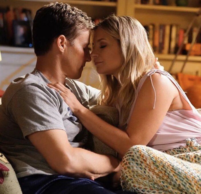 Nicole5Wheeler's tweet image. Finally, the end of the week has arrived, AND it’s a snow day here! 🙌🏻 Happy #BlueBloods Friday!! It’s a repeat of “Naughty or Nice” tonight — a good one for #Jamko! @BlueBloods_CBS @BlueBloods_CBS