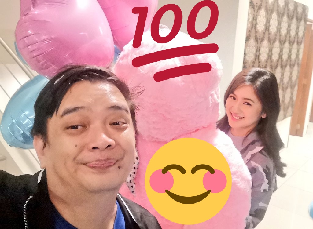 HappyRichTV's tweet photo. #BackstageDiaries at a #FandomDiary
KAORHYS BLUEHEARTS DAY
With my Jolly AnaKaori @kaori_oinuma @KAORIESWWOFC @KaoBelievers @earlyseven_bebs Vlog soon from the angle of Kaori getting ready to bear hug @iamrhysmiguel hihihi Advanced Happy Birthday to Rhys Rise 🌟 star! https://t.co/22B8bi6Skv
