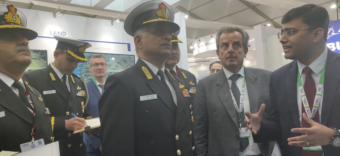 ThalesAsia's tweet image. [#DefExpo2020] | Pascale Sourisse, Sr Executive VP, Int&apos;l Dev., and #Thales team met Vice Admiral G Ashok Kumar, Vice Chief of Naval Staff @indiannavy and demonstrated #sonar capabilities among other demos @DefExpoIndia 
@ThalesDefence #ThalesinIndia #DefExpoLucknow