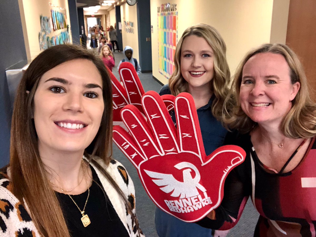MrsBellomy's tweet photo. Love my neighbors!! 💕#LoveAtRennell @rennellredhawks https://t.co/mwzkccEo6T