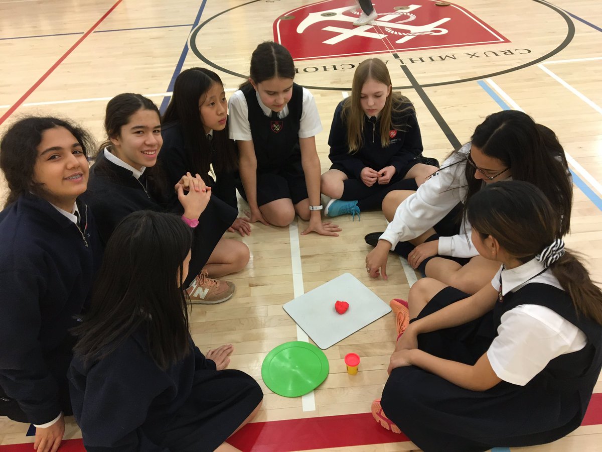learningSCS's tweet photo. Grade 7, 8 &amp; 12 Clementines community with a rousing game of Sculptionary! https://t.co/19aREJgxD3