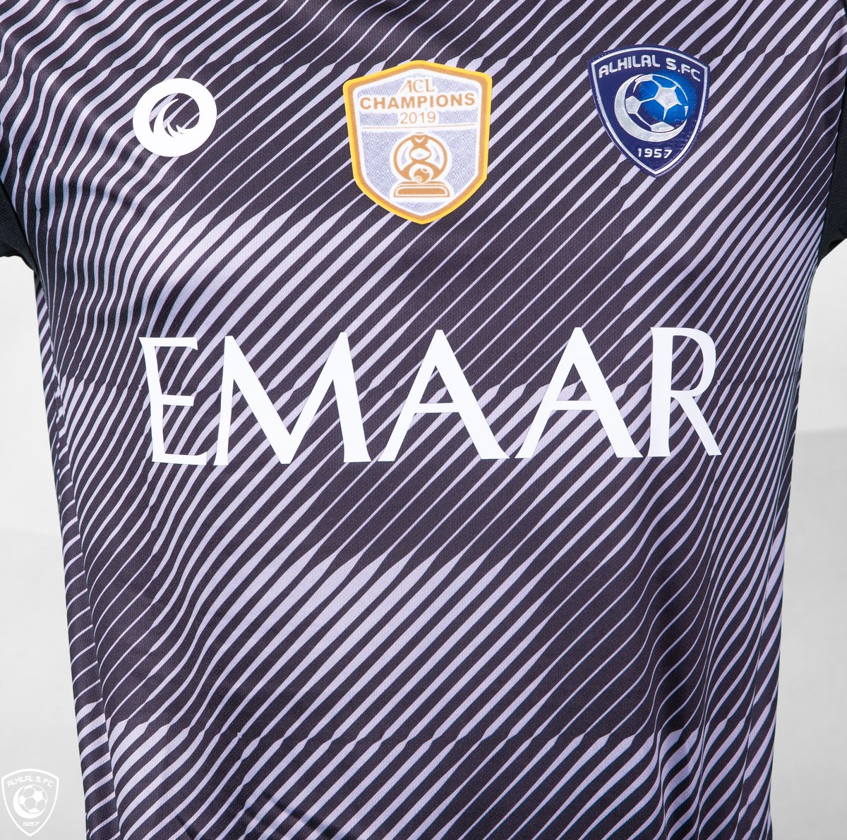 Alhilal_FC's tweet photo. شعار البطل يزيّن قمصان #كبير_آسيا 🤩💙
#الهلال https://t.co/UrqiVrgA8j