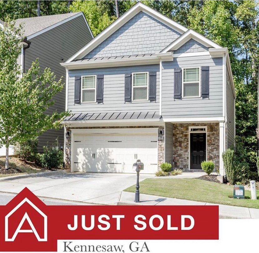 WilliamsTeamATL's tweet photo. 🏡Real Estate provides the highest return, the greatest values, and the least risk! 🥇What are you waiting for? The time to invest in property is now! ⏰
Check out our most recent closing in Kennesaw, GA! 😍
.
Give The Williams Team a call (404) 480 - 2014. 📲 https://t.co/bhaUXIDP5q