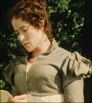 Lovely thread by  @carsNcors on this subject: https://twitter.com/carsNcors/status/1186326290292445184?s=20 Again Jennifer Ehle in 1995 P&P, and  #RoseWilliams in  #SanditonPBS.