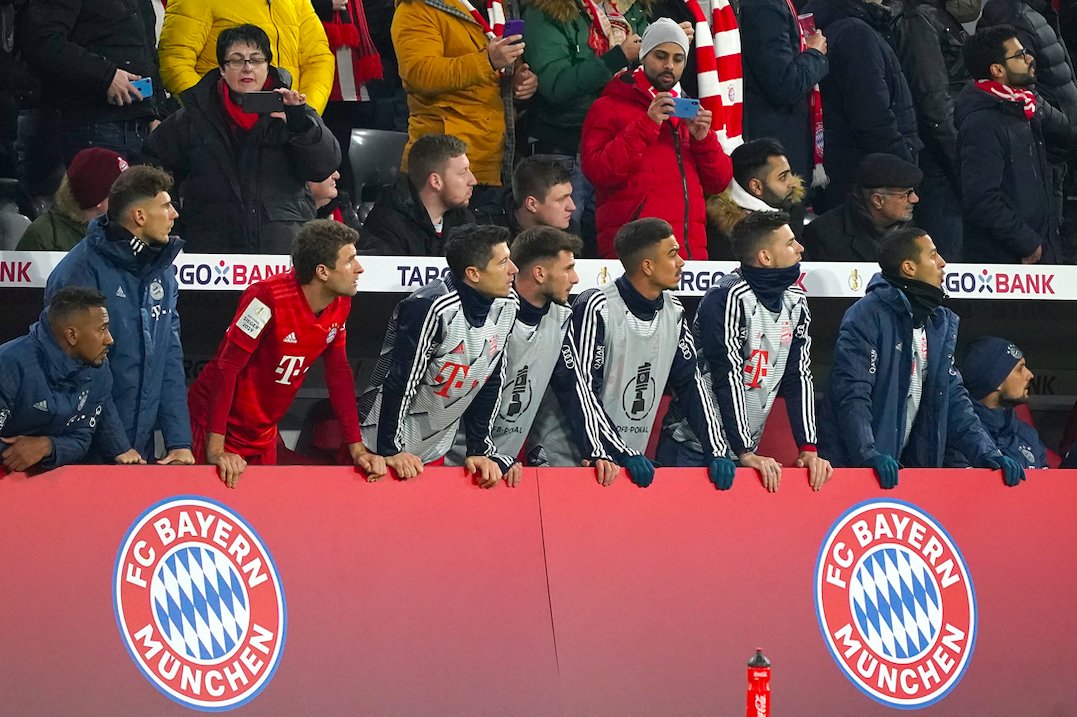 LucasHernandez's tweet photo. ⏳👀⚽🔙 #MiaSanMia #LH2⃣1⃣ https://t.co/dbo1MkXov2