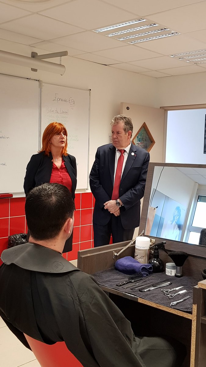 CMA_CFA94's tweet photo. [SEMAINE NATIONALE DE L'APPRENTISSAGE] Une après-midi riche d'échanges et de rencontres avec des apprentis aux parcours tous différents ! 🤩
Merci aux #apprentis du #cfa94 pour leur disponibilité et merci @BarillonPascal pr sa visite dans notre établissement 🙏 https://t.co/u4K4Q3xx11