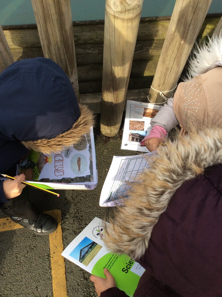 LapagePrimary's tweet image. Year 3 have had a wonderful time this week starting their new learning in Science. They have begun their new topic of 'Rocks' by completing an outdoor trail to learn all about sedimentary, igneous and metamorphic rocks. #workingtogether #teamwork #miniscientists #research
