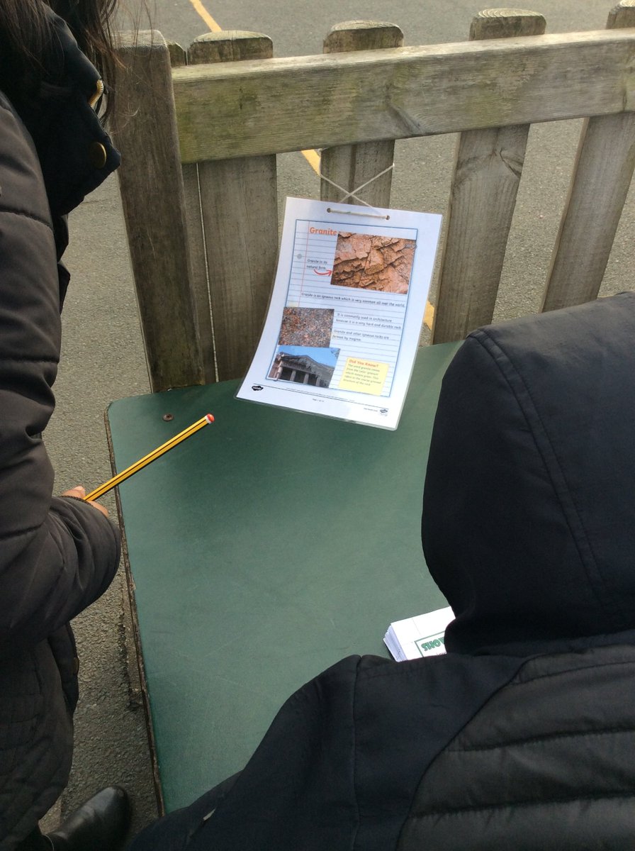 LapagePrimary's tweet image. Year 3 have had a wonderful time this week starting their new learning in Science. They have begun their new topic of 'Rocks' by completing an outdoor trail to learn all about sedimentary, igneous and metamorphic rocks. #workingtogether #teamwork #miniscientists #research