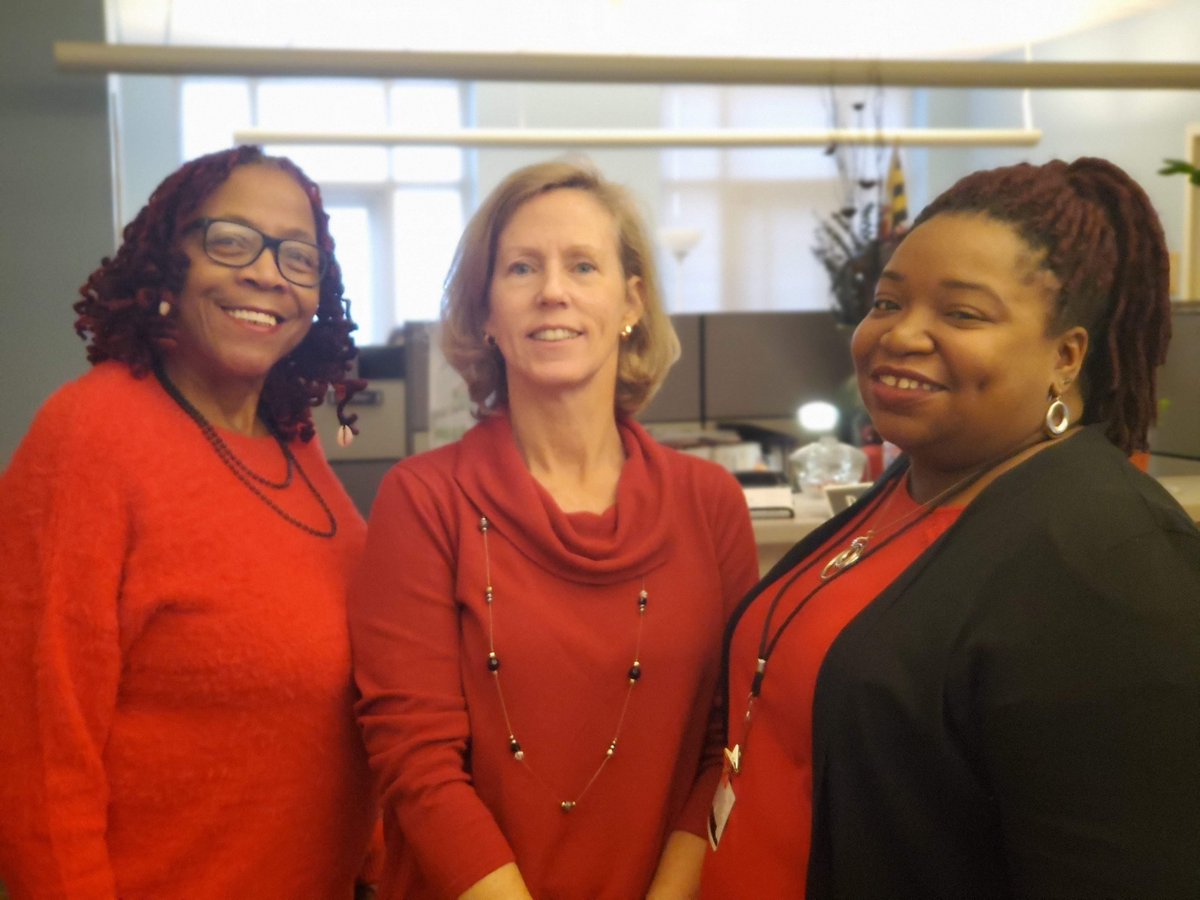 JHUNursing's tweet photo. Even more of our #JHSON family on #WearRedDay #NursesWearRed https://t.co/UdVVHA9Lor https://t.co/koj3z6YH72