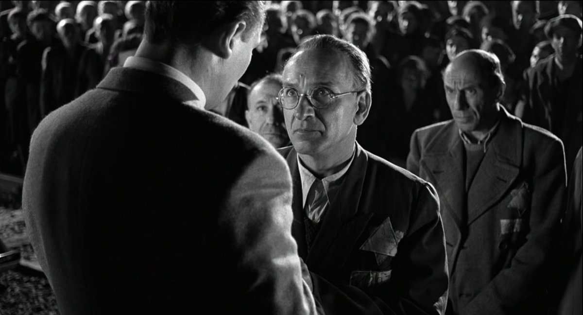 With red filters you have to be careful. We used red #23 on occasion, but the faces became too bright and the lips became too dark. Lips have a lot of blue in them and red accentuates this while increasing the contrast." 3/3

#JanuszKaminski 
#SchindlersList #StevenSpielberg