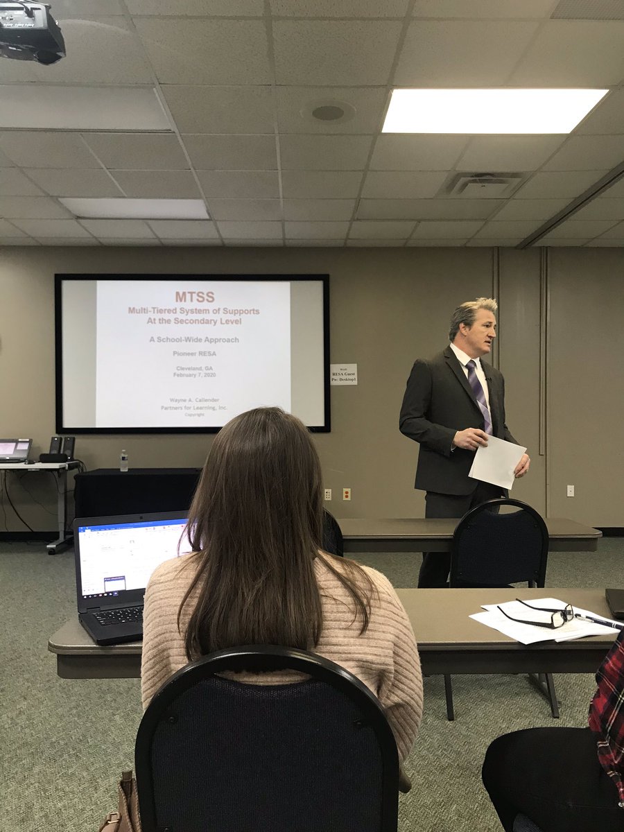 hchssimpson's tweet photo. MTSS Training with Mr. Wayne Callender! @HartCountyHigh #onehartbeat https://t.co/muKjndZ1Bk