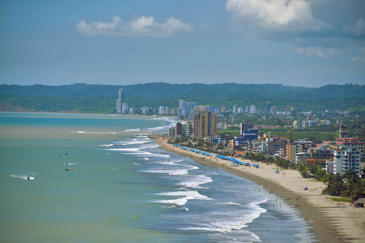 EcuadorTravel's tweet photo. En este carnaval te invitamos a visitar una región de ríos, bosques de manglar, decenas de especies de fauna y flora, y las más bellas playas.

Ven a #Esmeraldas y celebra con su gente el Carnaval 2020.
Más información ▶️ https://t.co/c41UkmU7sl

#EcuadorEsTurismo #ViajaEcuador https://t.co/RonALsoSFl
