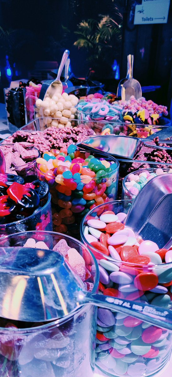Hamatti's tweet photo. all the candy
#futuparty https://t.co/285KzPqrLJ