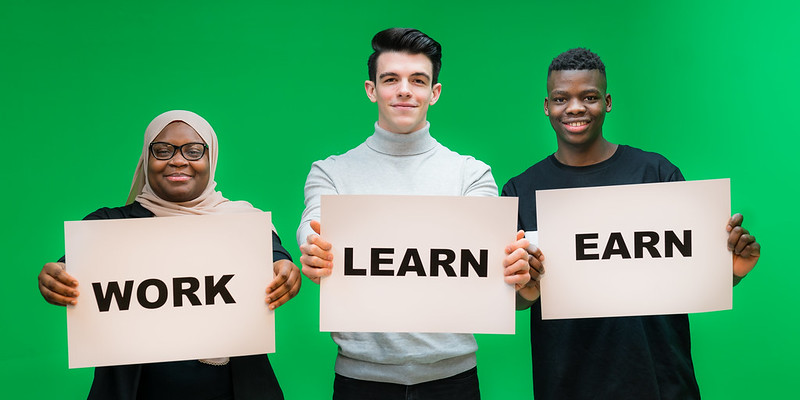 QMUniversity's tweet photo. #NationalApprenticeshipsWeek | There are a limited number of places still available for a September 2020 start on QMU’s #GraduateApprenticeship BA (Hons) Business Management degree.
Click here for more ➡️ https://t.co/tTMrdOH0gd #StepIntoQMU #Edinburgh https://t.co/NO1ZJ6gg9v