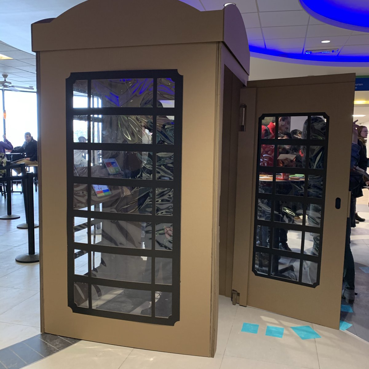 Moore_Packaging's tweet photo. We were thrilled when our friends at #GeorgianCollege challenged us to create a corrugated phone booth for the R.I.S.E event on campus! Be sure to drop by April 7th to check it out!
#riseday #HenryBernickCentre  #MoorePackaging #creative #design #corrugated #BoxesAreExtraordinary https://t.co/SzEPZCZ3Oh