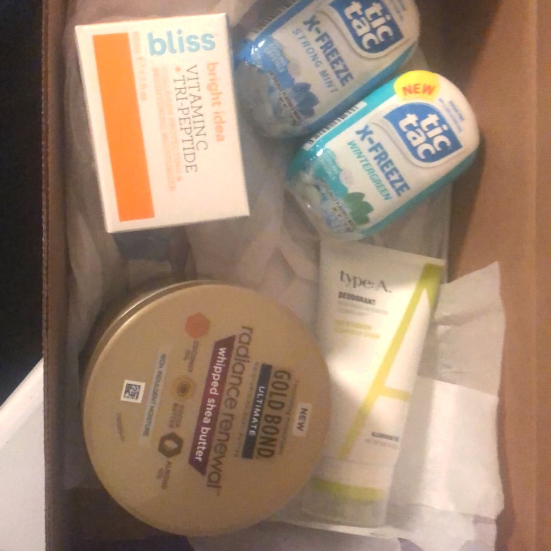 Received these free items from Influenster in a #voxbox! Have been using each product for the past 1-2 weeks. Amazing box! #glowin20svoxbox #goldbond #bliss #typeadeodorant #tictacxfreeze #influenster #promo influenster.com/deeplink/photo…