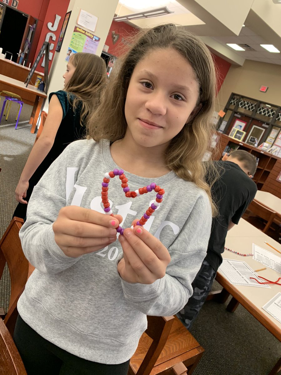 ccrocke's tweet photo. Valentine Coding with 4th grade! #jctgoforlaunch #nisdtxlib @JCTElementary @nisdtxlib https://t.co/pwBfu5tT7d