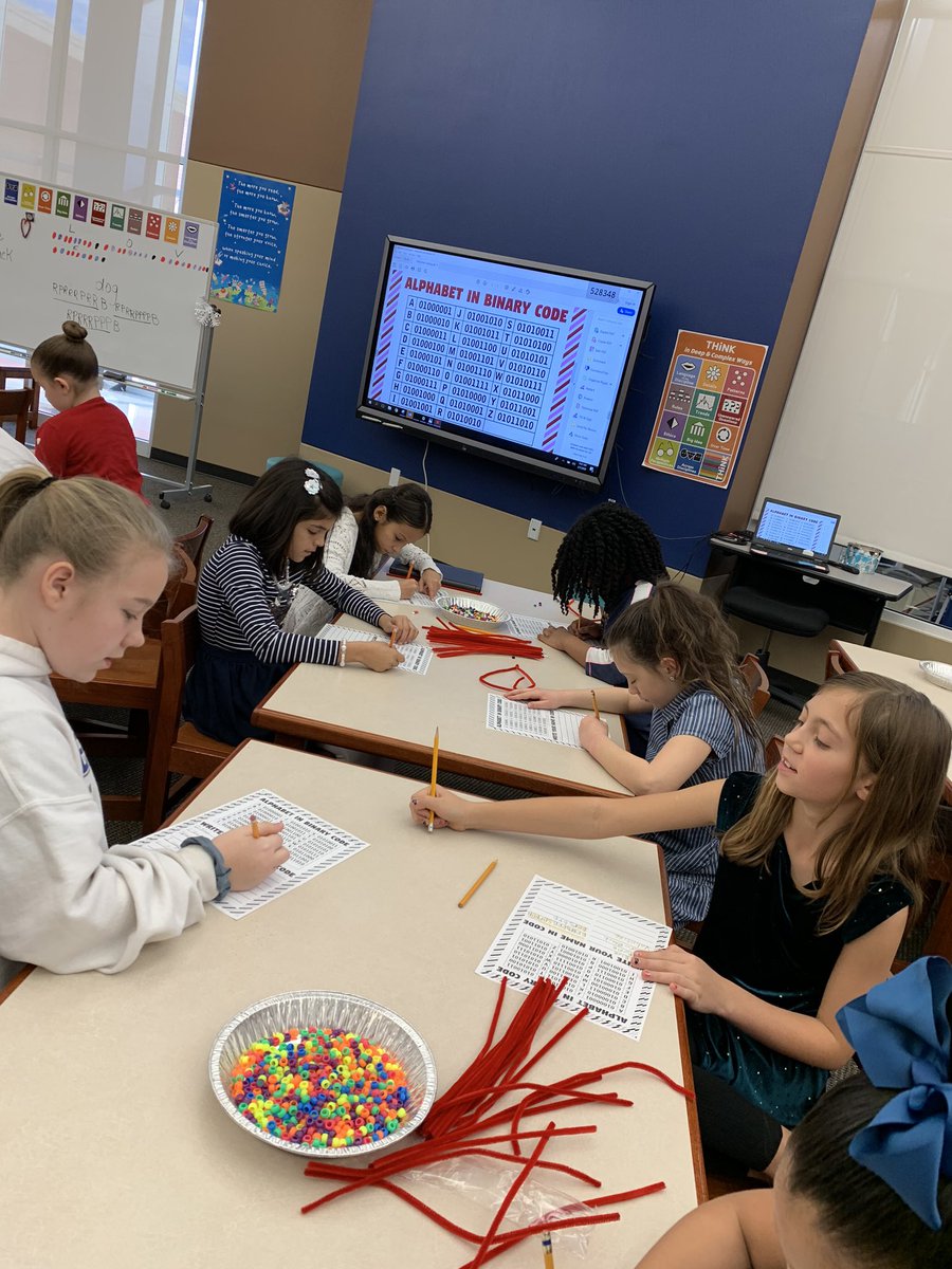 ccrocke's tweet photo. Valentine Coding with 4th grade! #jctgoforlaunch #nisdtxlib @JCTElementary @nisdtxlib https://t.co/pwBfu5tT7d