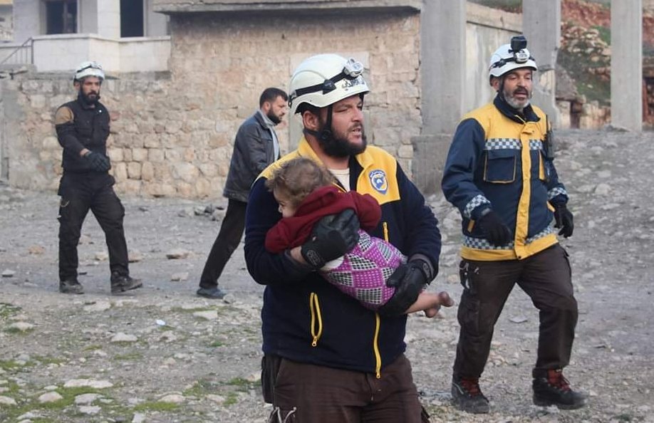 SyriaCivilDef's tweet photo. 18 people were killed yesterday in #Idlib and #Aleppo, including 3 ambulance medical staff, by the Russian and regime shelling yesterday. 11 of the victims were killed in Idlib governorate. A major humanitarian catastrophe is unfolding as these crimes against humanity escalate. https://t.co/AdIyu7SOBV