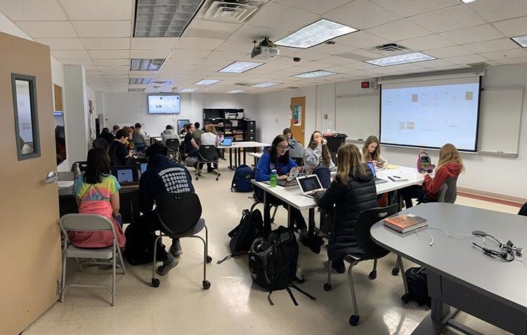 BrebeufArrow's tweet photo. Working hard on the next edition of the Brebeuf Arrow! The paper goes to print today and will be passed out on Monday. #workinghardorhardlyworking 
@BrebeufJesuit https://t.co/CGLGKQQrza