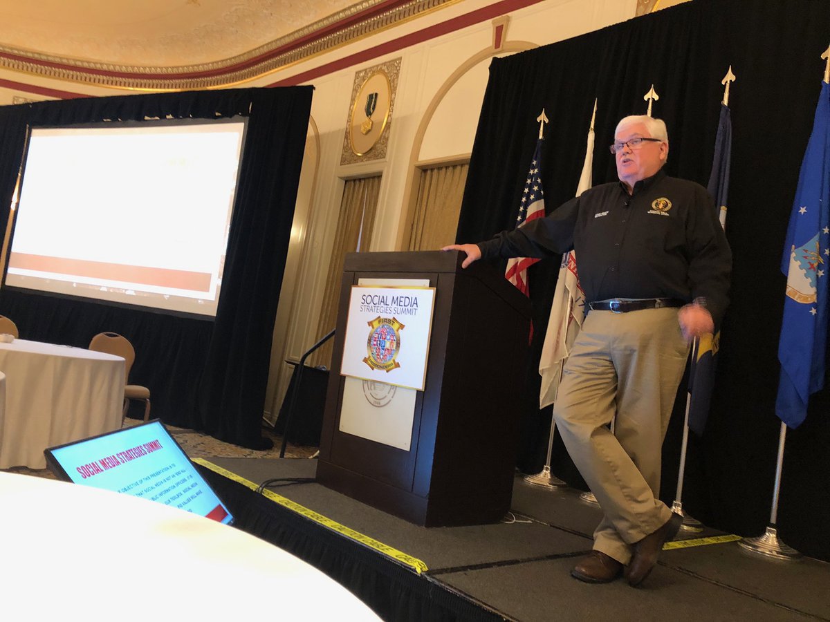 PIOMarkBrady's tweet image. It was good to meet and talk with many friends, former @FEMA_EMI #AdvancedPIO students and a current #MasterPIO student - enjoyed presentation by @richchatman of @PDXFire and entire event at #PublicSafety @SMS_summit #SMSSummit in San Francisco CA