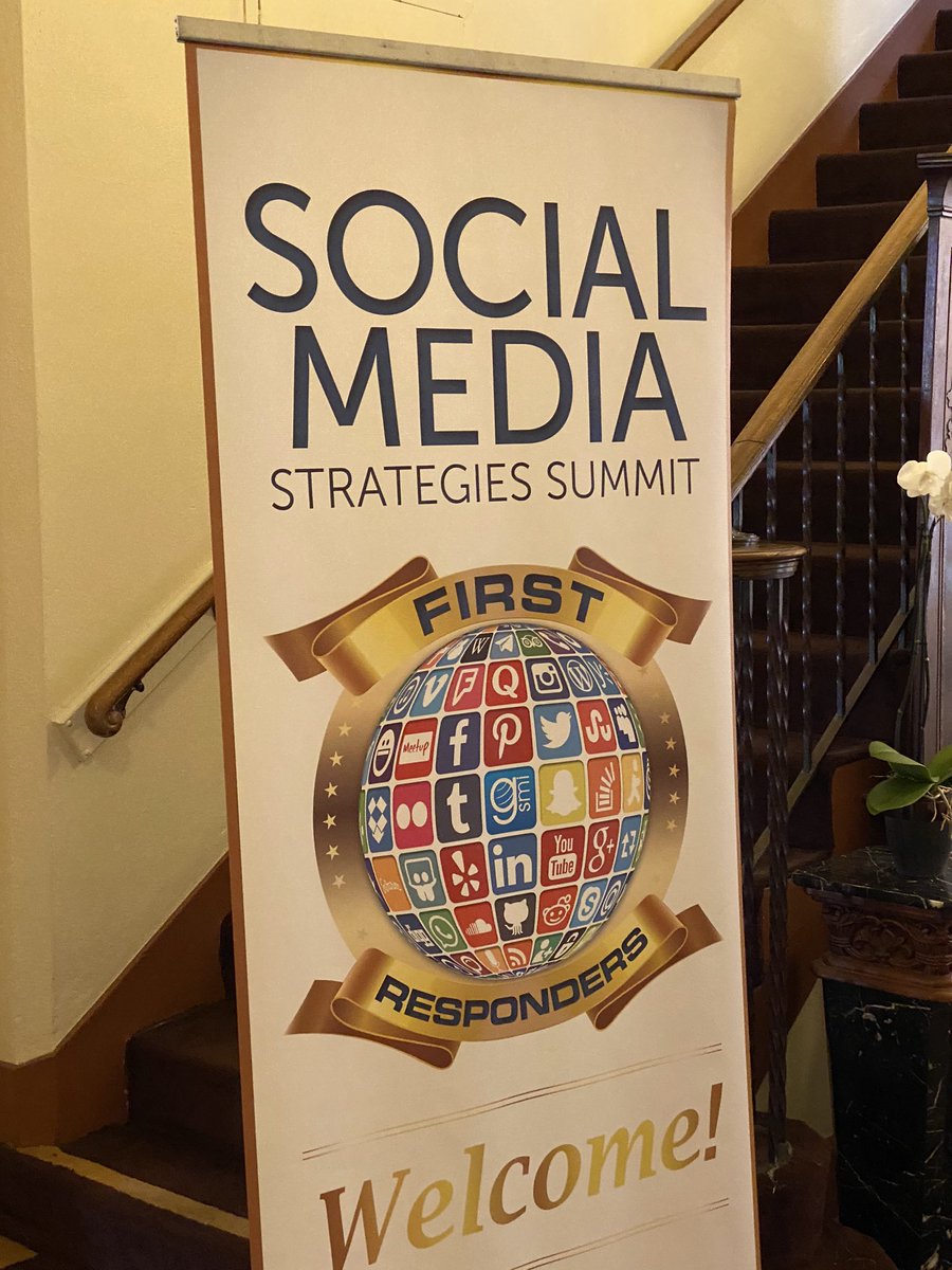 PIOMarkBrady's tweet image. It was good to meet and talk with many friends, former @FEMA_EMI #AdvancedPIO students and a current #MasterPIO student - enjoyed presentation by @richchatman of @PDXFire and entire event at #PublicSafety @SMS_summit #SMSSummit in San Francisco CA