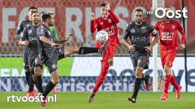oost_sport's tweet photo. VIDEO: FC Twente zonder Aitor en Verdonk naar Emmen https://t.co/73jh8OhmoG #rtvoost https://t.co/2PR0WDyzLW