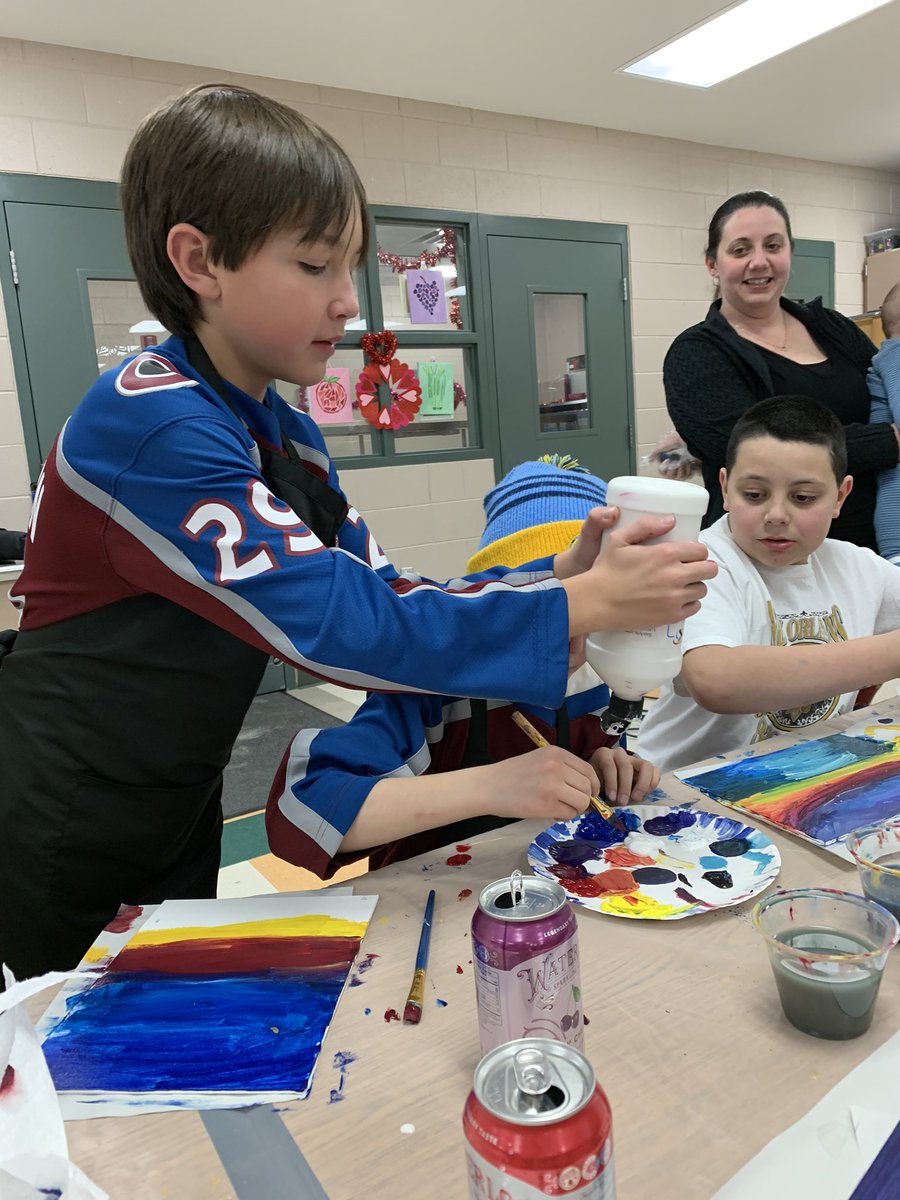 LPELeaders's tweet photo. Some pictures of our amazing Student Lighthouse Council helping out at Canvas and Cookies last night. #Empower #ItsALegacyPointThing #WishWeek https://t.co/YdWuXY9U3X