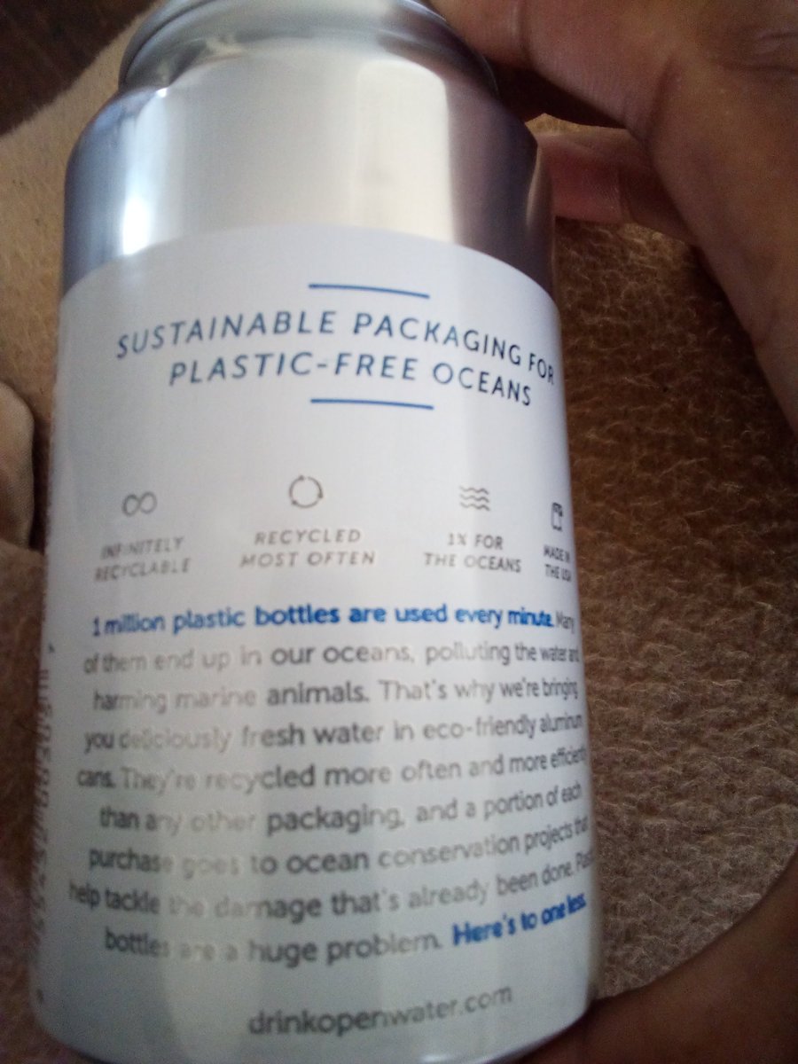 Newmoneylady's tweet photo. Have you ever seen water in a can????
#water
#Waterinacan
#waterdrinkers
#WaterIsLife https://t.co/qN6C3jENx8