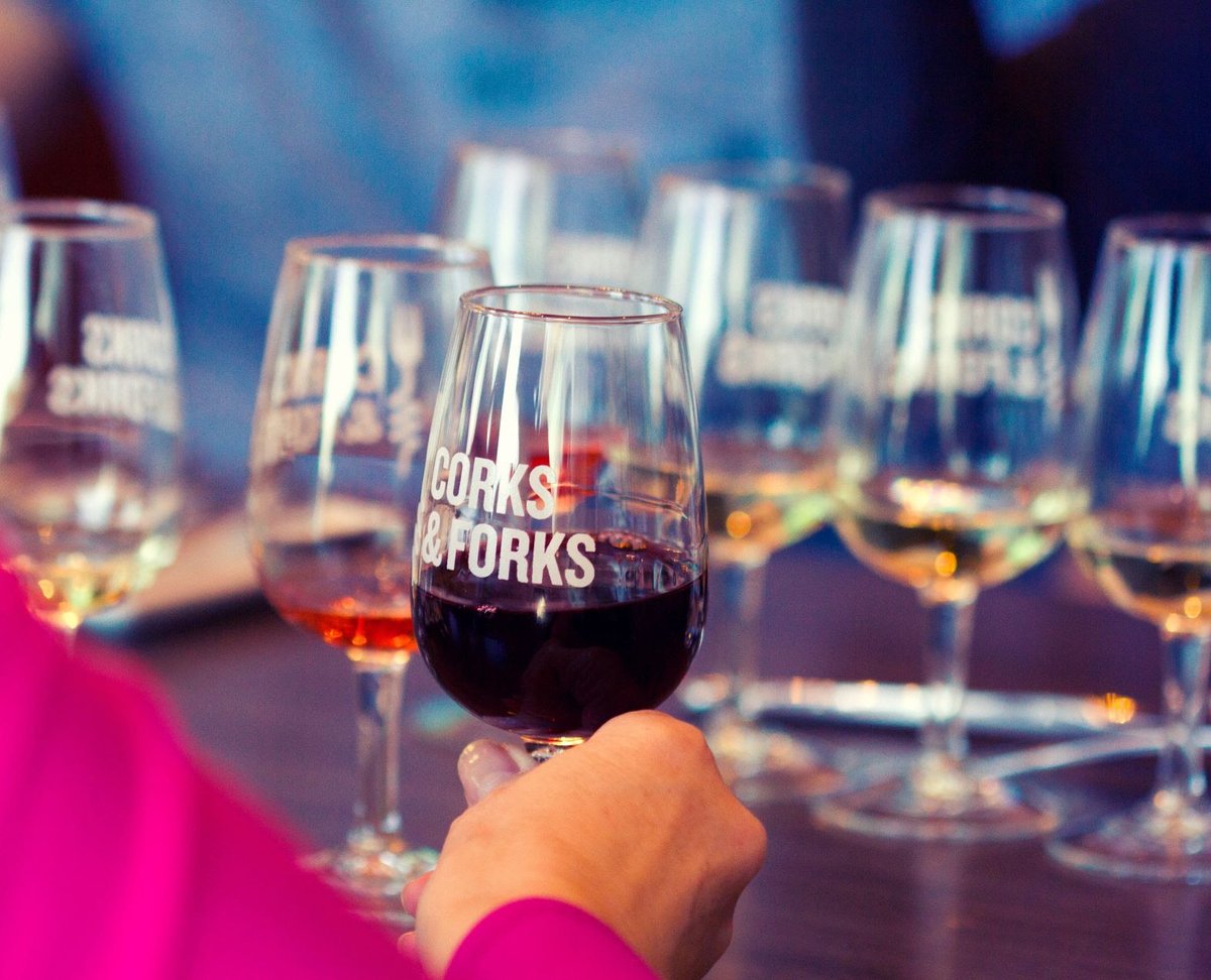 rickwine's tweet photo. Ontario Wine Report: Tickets on sale for @SavvyCompany's Corks &amp; Forks in Kingston, @PawsForOz raises cash for displaced animals, Vintages wine picks @13thStreetWines @Ridgepointwines and new website for grapes for sale @FineVintageWine. Now posted 
👉 https://t.co/qRtaMWvNny https://t.co/fZBQd2fonE