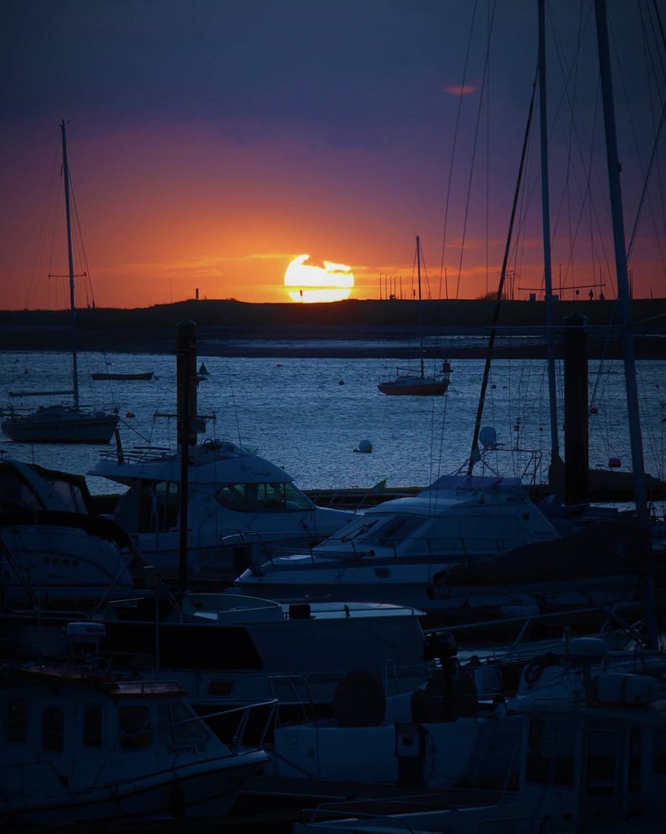LovinDublin's tweet photo. Malahide taking our breath away 🌅 via @marcin_pieter_photography https://t.co/cpCg8VEXfB