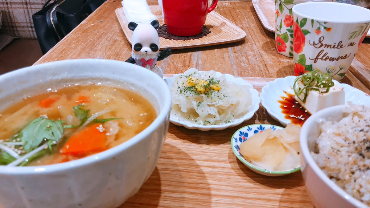 s_kukoll's tweet photo. 上野さんと晩ごはん。

#cocoriang #poi https://t.co/gQjdEsacRS