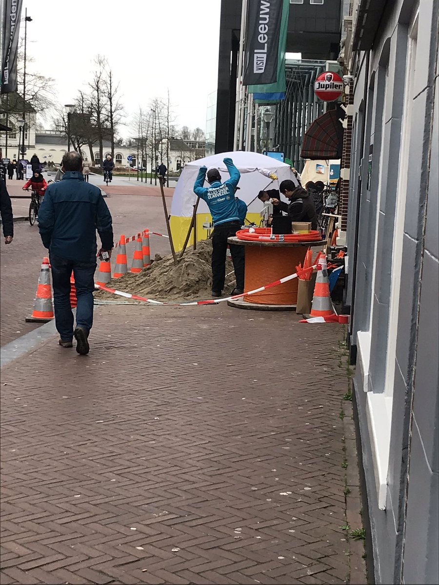 ChrisBorsten's tweet photo. @KPNwebcare Het raadsel is inmiddels opgelost. Het was beter geweest als de werkzaamheden aan een gebroken glasvezel kabel in Leeuwarden op de kpn website geplaatst waren. https://t.co/xmPk1Clez1