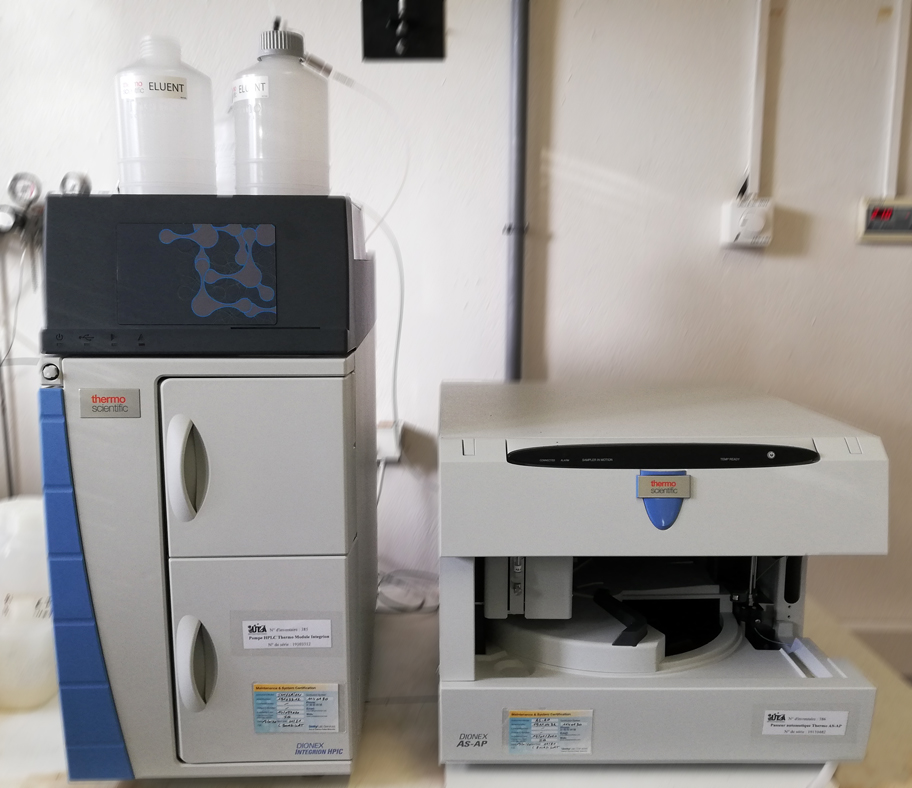 UT2A_64's tweet photo. UT2A vient de s'équiper d'une nouvelle pompe HPLC @thermosci #couplage #spéciation #CrVI https://t.co/T8by4534eI