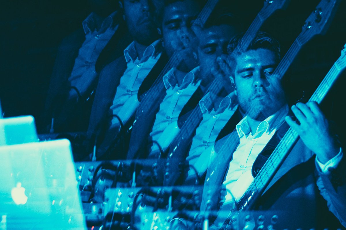 Hoy mis amigos de <a href="/Junipermusica/">Juniper</a> estrenan su sencillo "VERDADERO" en todas las plataformas y se los recomiendo mucho.

open.spotify.com/artist/2UdOpsf…