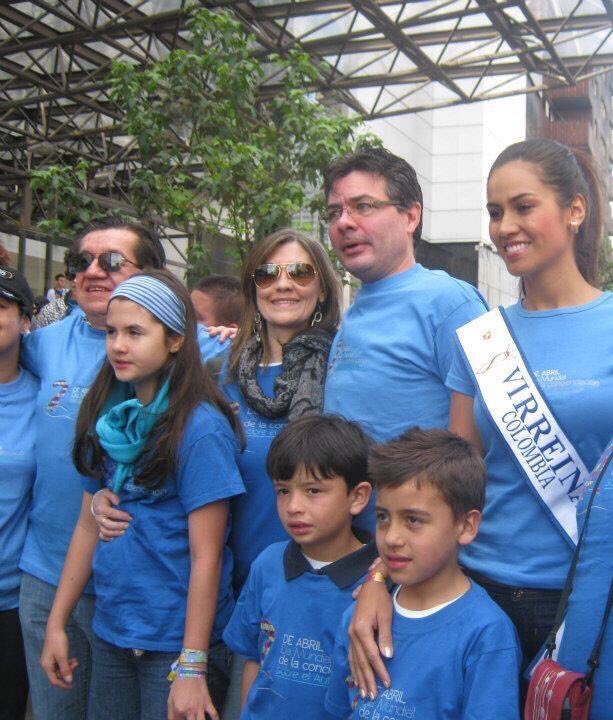vicky90001's tweet photo. Recuerdos de la Participación del recién nombrado Ministro @Fruizgomez en nuestras jornadas del 2 de abril, deseamos seguir trabajando de la mano del Ministro con nuestra población de personas con Autismo! Gracias https://t.co/pbCHgHnAeD