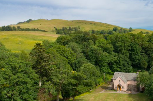 Experience the luxury amongst the mythical Scottish highlands at the Historic Monzie Estate Retreat to Mill House B&amp;B to discover the historic estate in the peaceful low-season🌲

Book today at monzieestate.com 

#landscape #green
#getaway