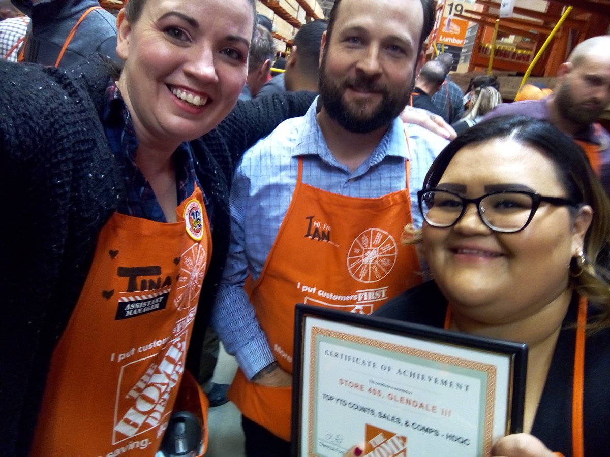 What is this??!?? Another accomplishment for #405 #TeamG3 and we are grateful for Itzel and her PRO team for this success! 👍 #myAssociatesAreAmazing #D22MVPwalk #GoodTimeGoodPeople #405isOnFIRE 🔥 not literally 😉