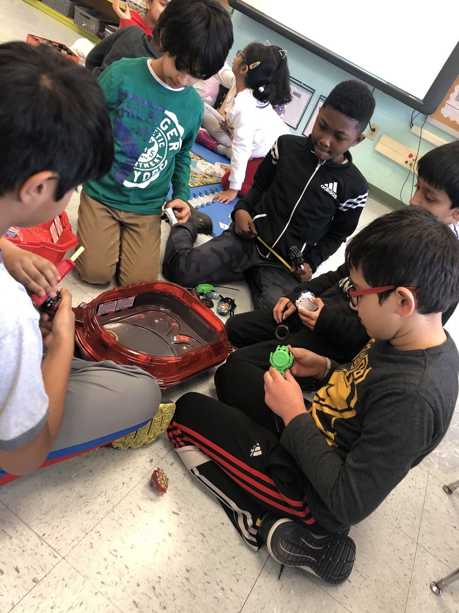 MichelleAster's tweet photo. Celebrating global play day! 🎉 @WoodbrookSchool #shinebrightedison https://t.co/OYLL3ydUgV