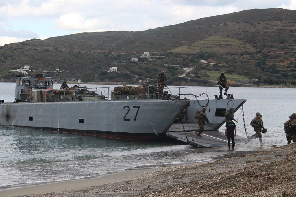 EQM0x3EWsAAFPyY?format=jpg&name=medium