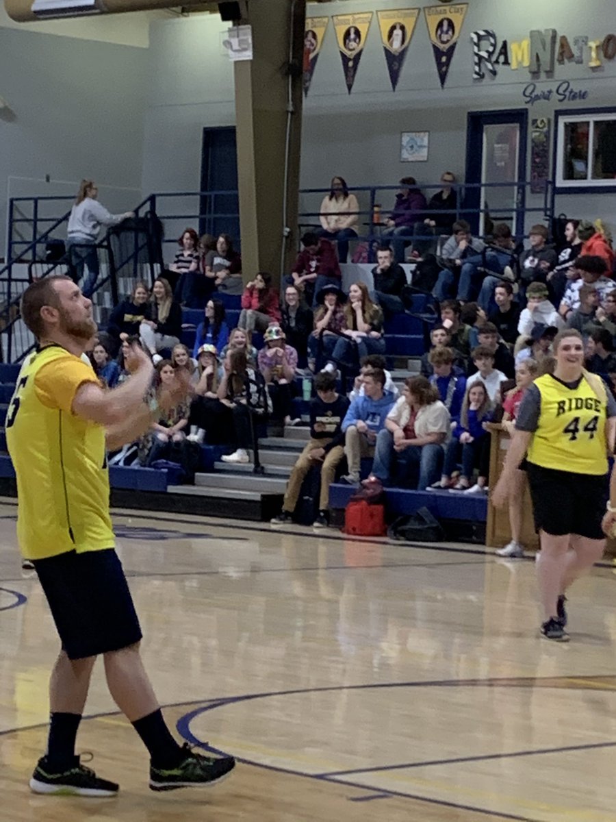 PowercatPurple's tweet photo. Winter Royalty! Our principal and our teachers can play! #ballers #RamPride @cnichols_prhs @lwarren30 @USD449 https://t.co/p7TYaaxZsB