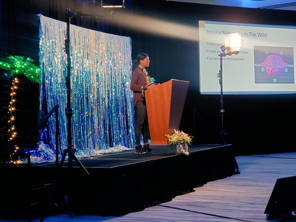 techgirl1908's tweet image. .@FlippedCoding talking about using Machine Learning to improve UI/UX #JSConfHi #LoveToSeeIt