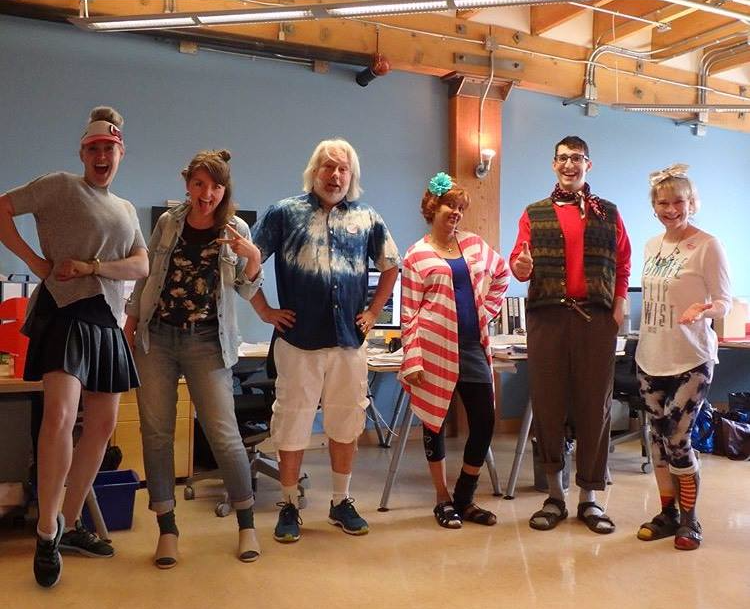 DiabetesCanMB's tweet photo. Dress funky, fabulous, pull on some blue jeans, or dress for a seasonal theme. This is a casual, fun way for your office to support the 136,000 children and adults living with diabetes in Manitoba. Participating easy, simply call 204-925-6193 or email gwen.smith@diabetes.ca https://t.co/epsba6kDXW