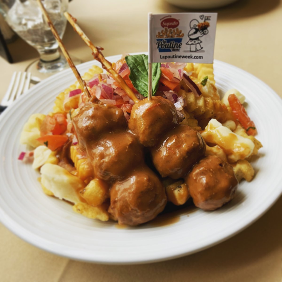 TheMETWpg's tweet photo. ๐จ LAST CALL ๐จ @LaPoutineWeek is coming to an end... which means you need to make your way to #TheMET so you can dive into our Toscana Meatball Poutine PRONTO! ๐คค๐ #FoodPorn #PoutinePerfection #OnlyAtTheMET
VOTE NOW ๐ https://t.co/5anhMimqNV https://t.co/CBkF8Ho9S6