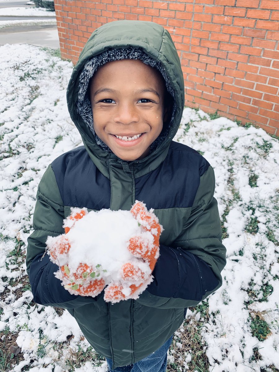 WES_FirstGrade's tweet image. ❄️💙🥶 Making the best of this snow day since we are stuck at school! ⛄️⛄️