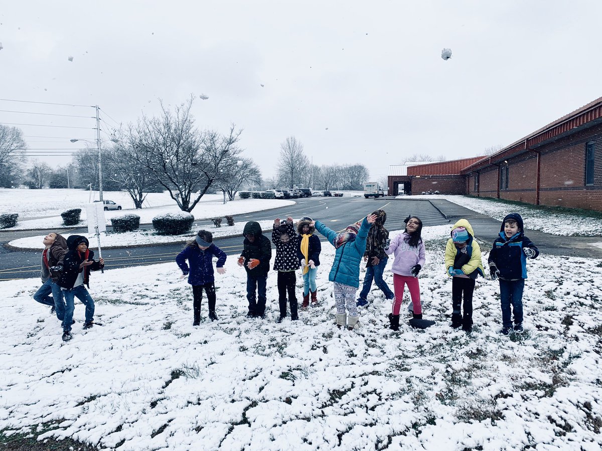 WES_FirstGrade's tweet image. ❄️💙🥶 Making the best of this snow day since we are stuck at school! ⛄️⛄️